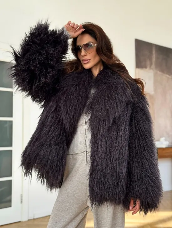 Полушубок из меха ламы в цвете графит - фото 7