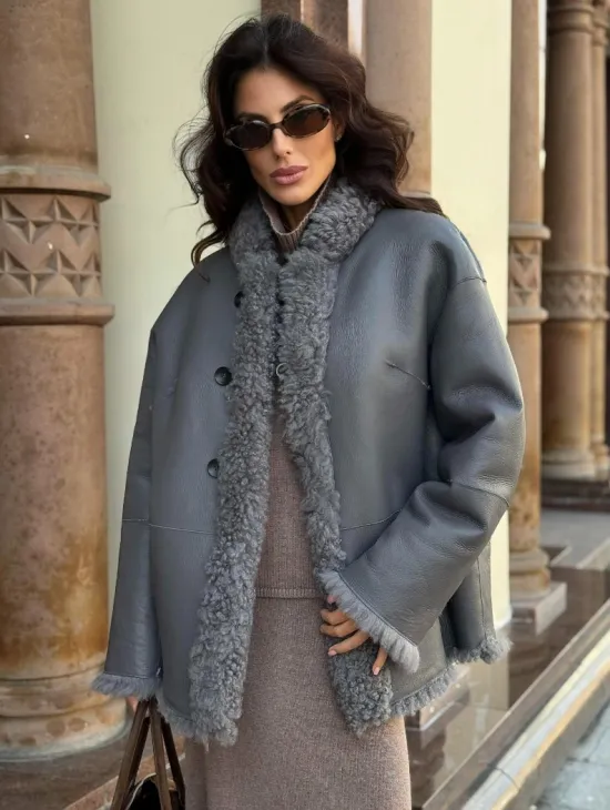 Дубленка серого цвета - двухсторонняя - фото 0
