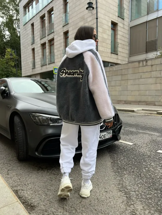 Короткая шубка - бомбер из шерсти - фото 9