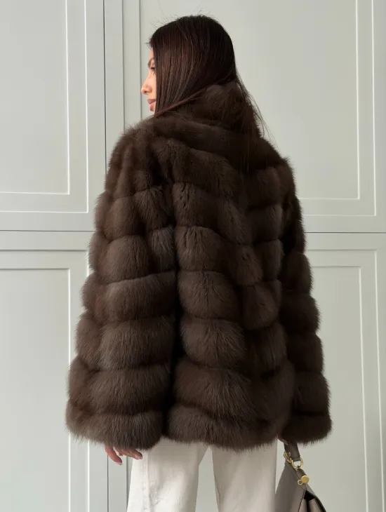 Женская шуба из меха куницы - фото 7