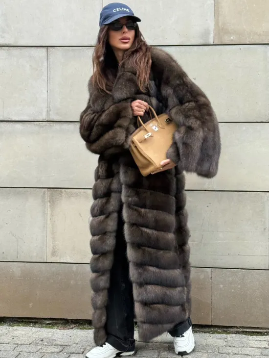 Шуба из меха баргузинского соболя - фото 0